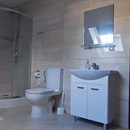 Dom Z Jacuzzi, House With A Hot Tub Holiday home *