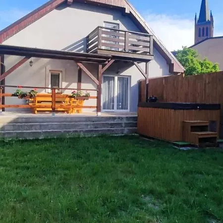 Hébergement de vacances Dom Z Jacuzzi, House With A Hot Tub Gardna Wielka