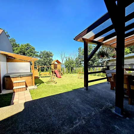 Dom Z Jacuzzi, House With A Hot Tub Tatil Evi