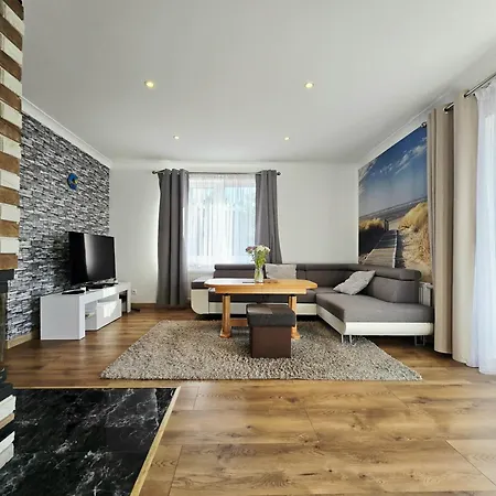 Dom Z Jacuzzi, House With A Hot Tub Hébergement de vacances