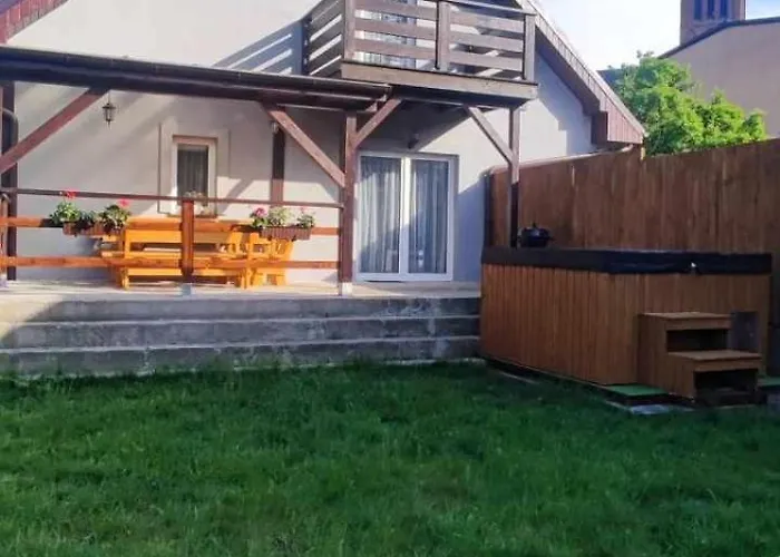Сasa de vacaciones Dom Z Jacuzzi, House With A Hot Tub Gardna Wielka