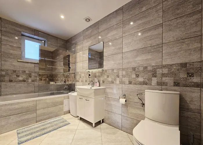 Dom Z Jacuzzi, House With A Hot Tub