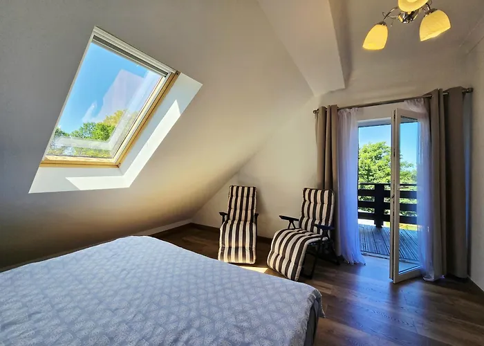 Semesterbostad Dom Z Jacuzzi, House With A Hot Tub Gardna Wielka